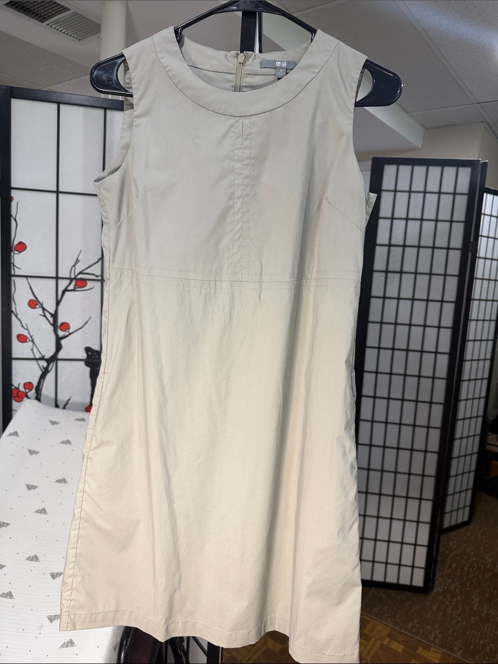 Uniqlo Sleeveless Cream Shift Dress